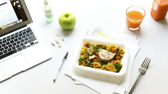 Keto au bureau : déjeuners, lunchbox et pauses sans craquer