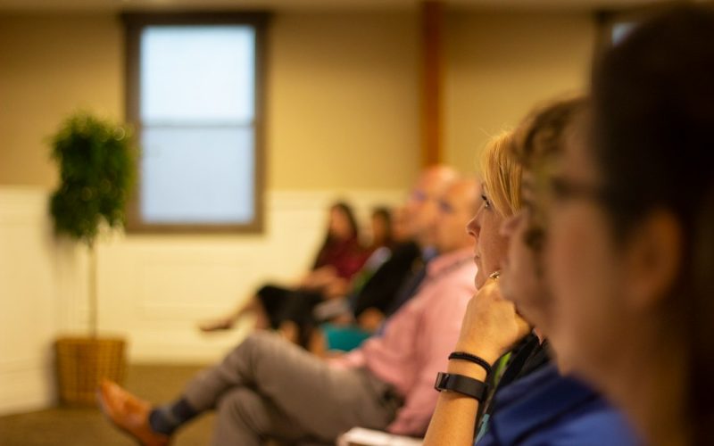 À Aubusson, Christian Rémésy donne une conférence sur la nutrition durable à la Cité de la tapisserie